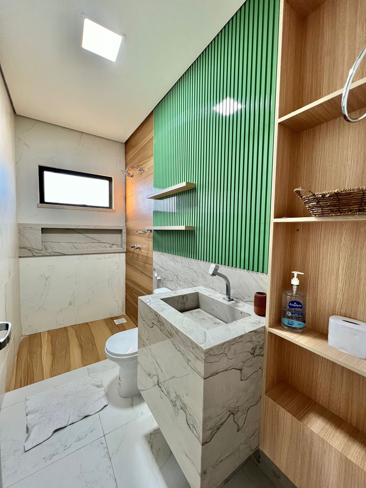 af7358d2-a98d-4f6b-a616-8181fd9d4754